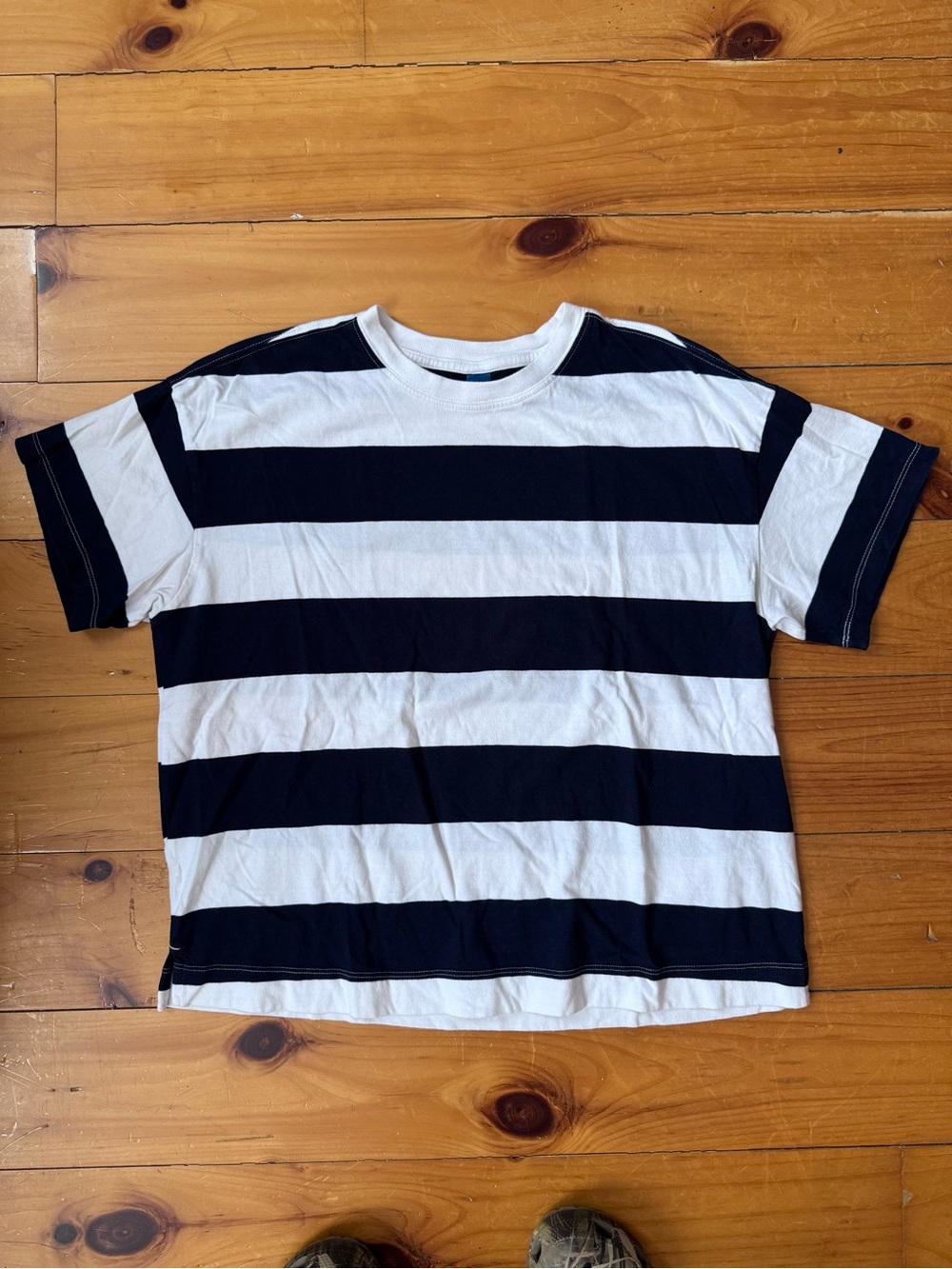 Old Navy Striped Tee Medium